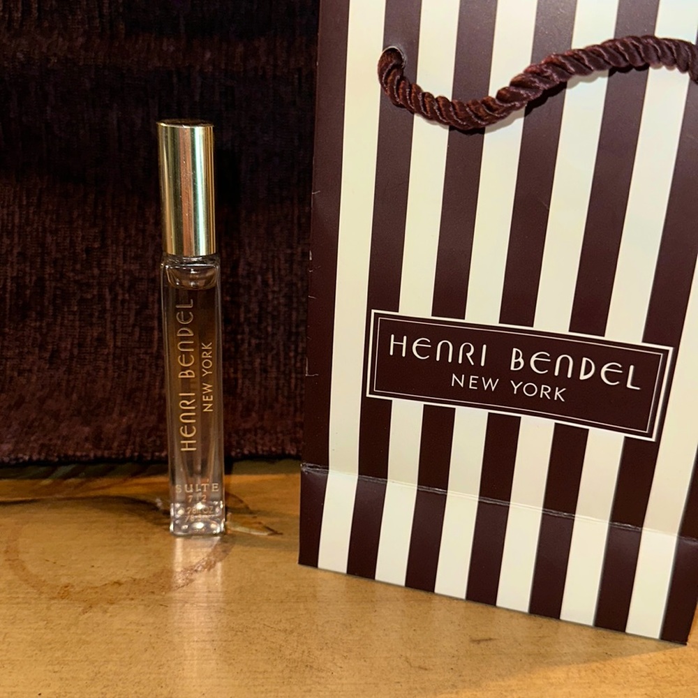 Henri Bendel Suite 712